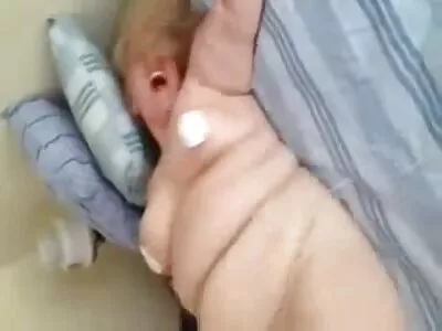 Jessa Rhodes घेते तिच्या स्तन वर कडक पुसी मारल्यावर