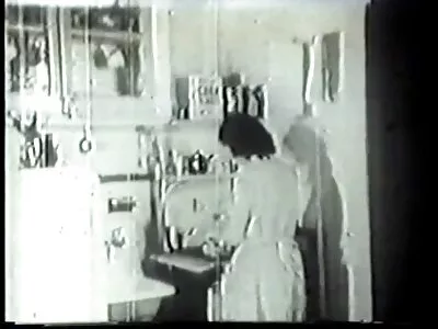 केसाळ पुच्ची असलेली एलिझा इबरा एका स्टॅलियनला फूस लावते आणि चोखते