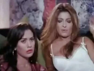 मोठी गांड कोलंबियन स्त्री डिक चालवत आहे