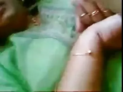 मोनिक अलेक्झांडर बाहेर खाल्ले आणि चेंडू खोल केले
