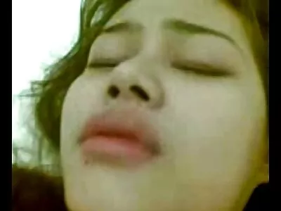 गोरा Lisey गोड तिच्या गुदद्वार मध्ये एक मोठा लंड मिळवतो आणि तिच्या चेहऱ्यावर कम