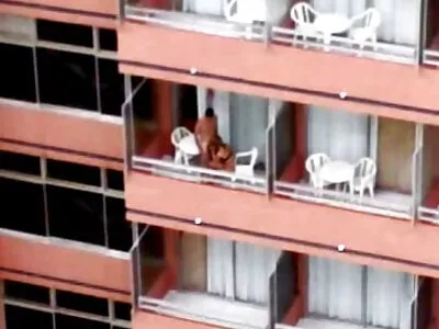 हॉट जेनिफर जेकब्स रस्त्यावर ब्लोजॉब करते आणि चोखते
