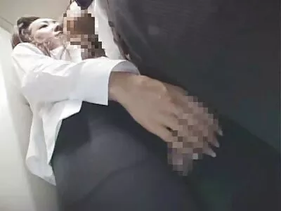 व्रात्य स्त्रिया मजा करत आहेत