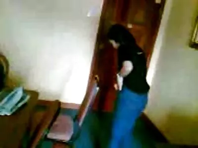 सुश्री चेचिकला विविध पदांवर कठोरपणे फसवले जाते