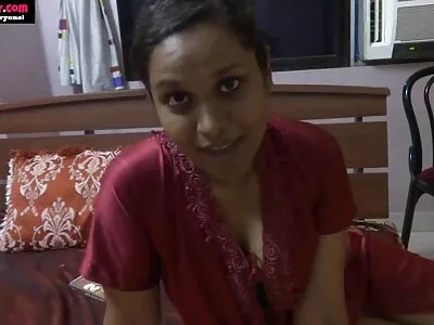 खडबडीत युवक खिळे काढण्यासाठी उत्सुक आहे