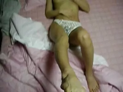 चष्मा असलेला गोरा हार्ड डिक चालवत आहे